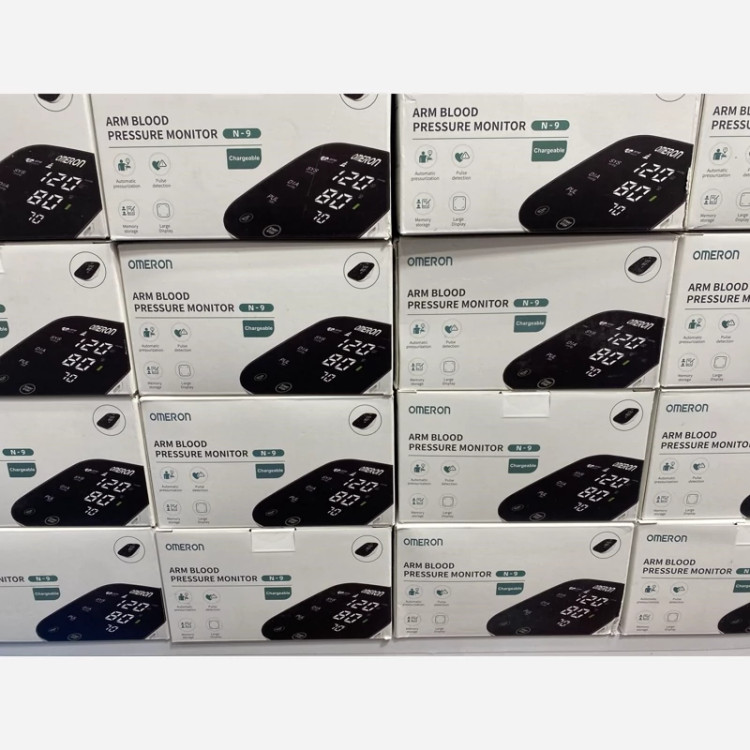 دستگاه فشارخون امرون N-9 سخنگوی فارسی شارژی تمام لمسی کیف دار
